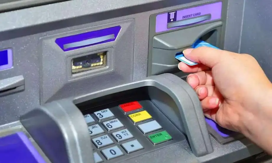  طريقة استعادة بطاقة الفيزا من ماكينة ATM